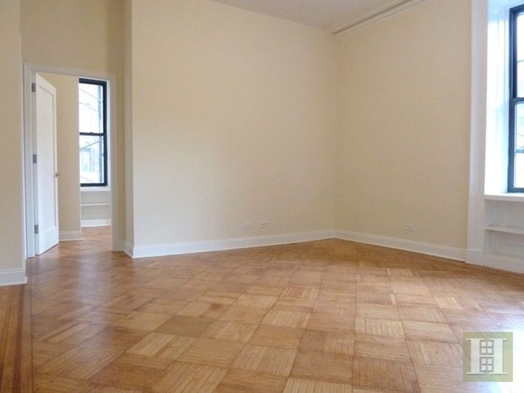 Primary Photo - 71 Irving Pl