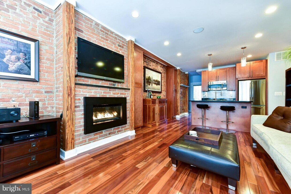 Foto principal - 1916 9th St NW