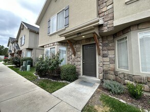 Building Photo - 775 Black Horse Dr