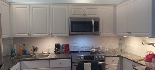 Foto del edificio - 2801 N Palm Aire Dr