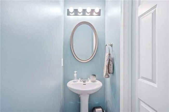 Foto del edificio - 3030 Liberty Way NW