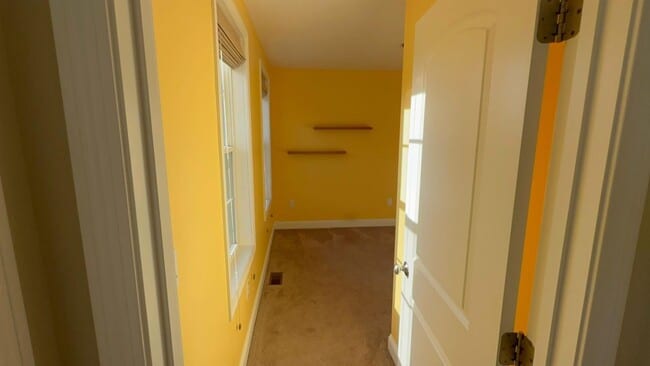 Building Photo - 37 Schwinn Dr