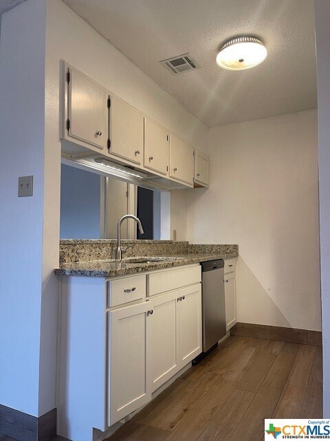 Building Photo - 1051 Country Club Dr