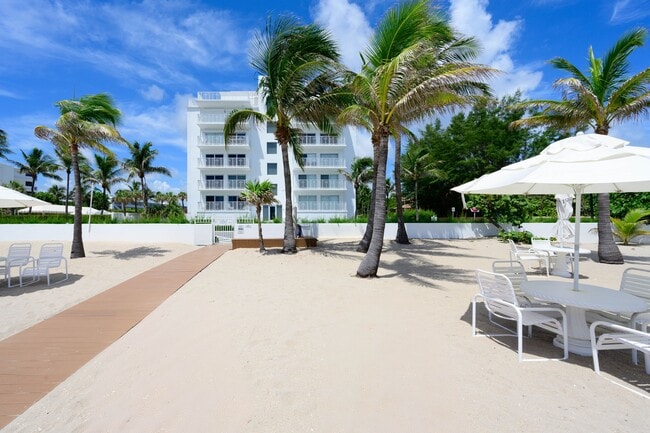 Foto del edificio - 170 N Ocean Blvd