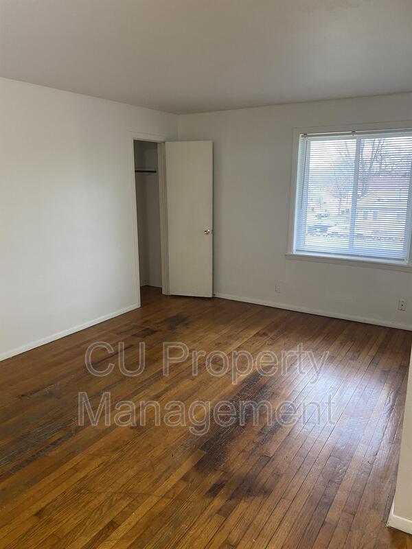 Building Photo - 202 S Lynn St