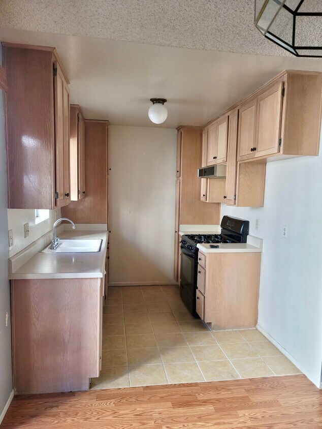 Primary Photo - 3646 Dunn Dr