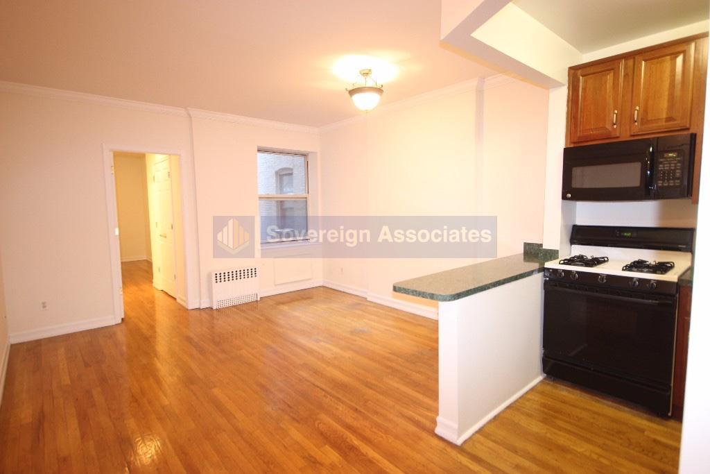 Foto principal - 210 West 104th Street