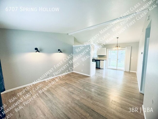 Building Photo - 6707 Spring Hollow St