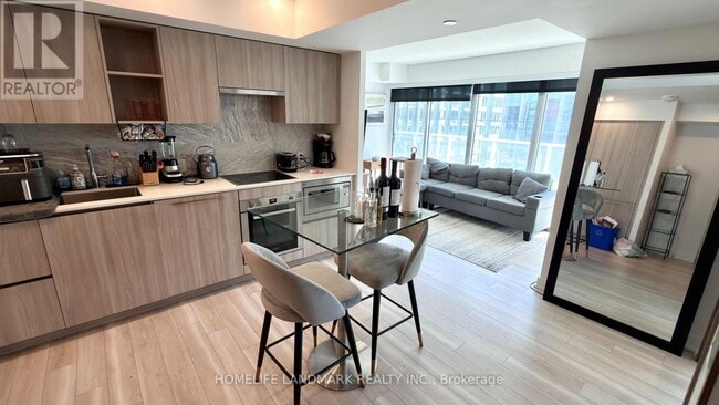 Photo du bâtiment - 19 Bathurst St