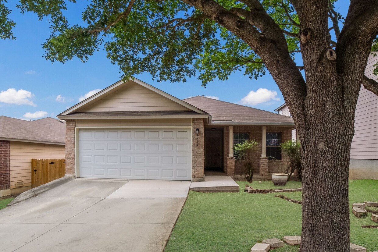 Foto principal - Spacious Northeast SA Home- Great Location!