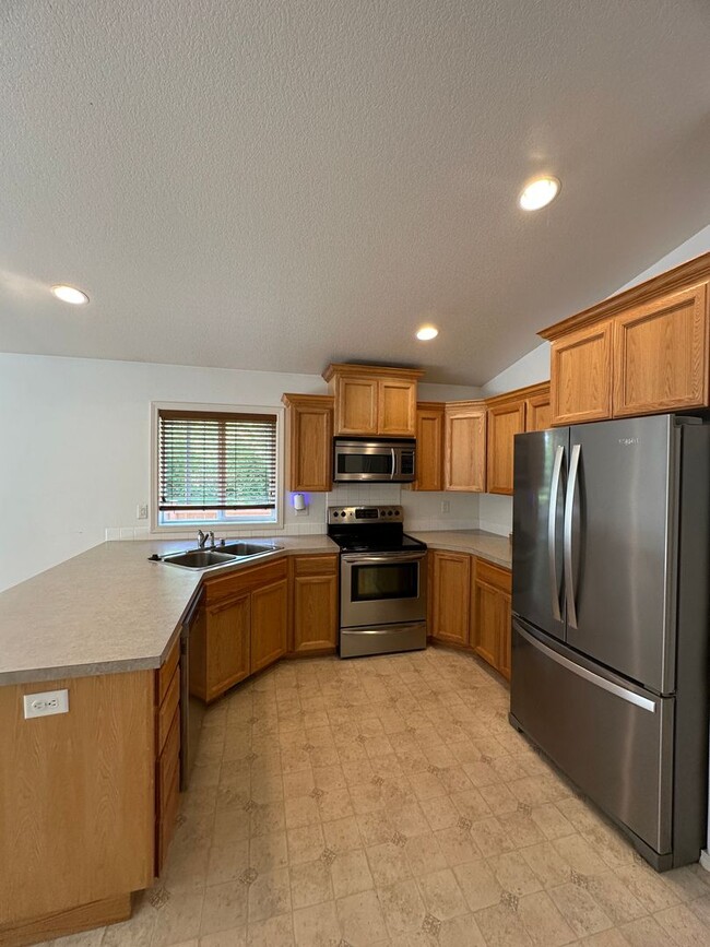 Building Photo - 3604 Astaire St NE