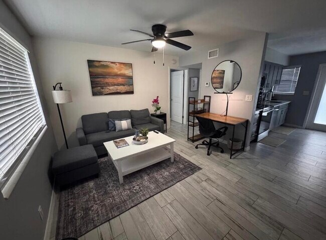 Foto del edificio - 136 Akron St