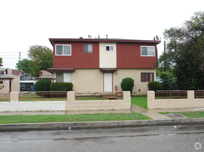 Building Photo - 5914-5920 Willowcrest Ave