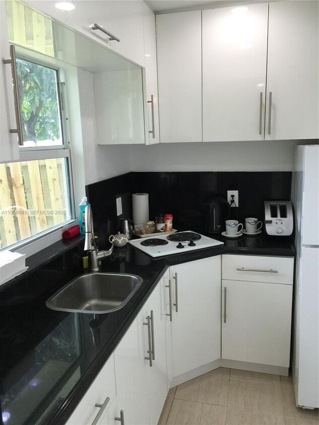 Photo - 223 SW 10th Street 0, Hallandale Beach, FL 33009