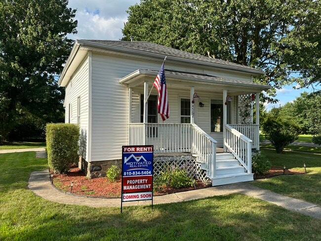Building Photo - 4562 Main St