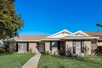 Building Photo - 1110 Doss Dr