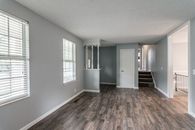 Foto del edificio - 5216 Roxborough Dr