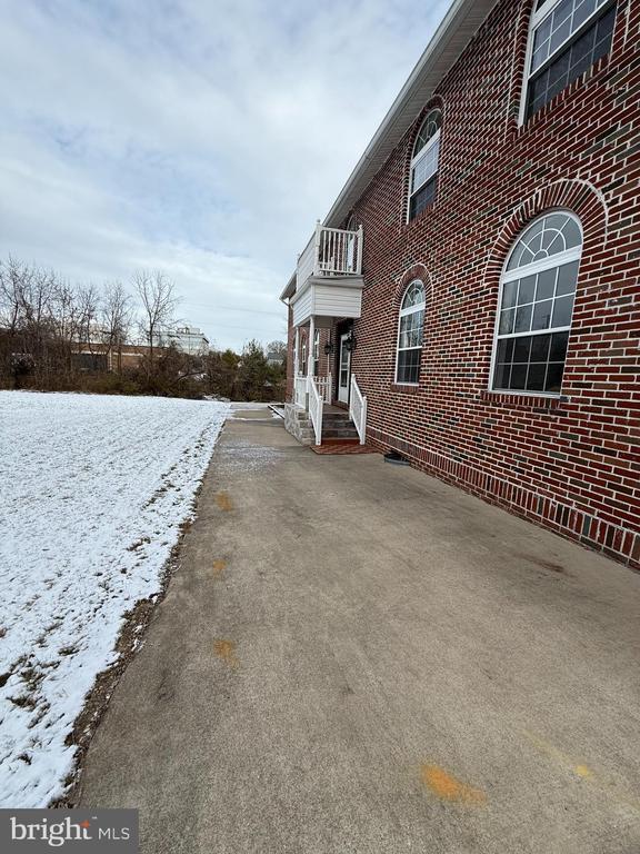 Building Photo - 3003 Preston Ave