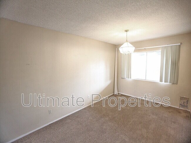 Foto del edificio - 5325 W Golden Ln