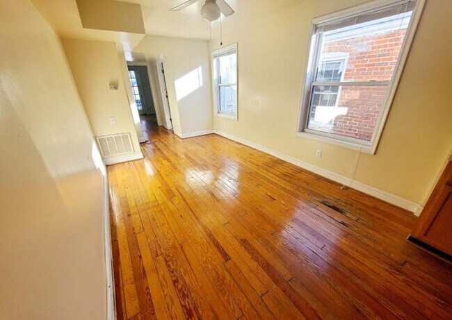 Foto del edificio - 3209 Ellwood Ave