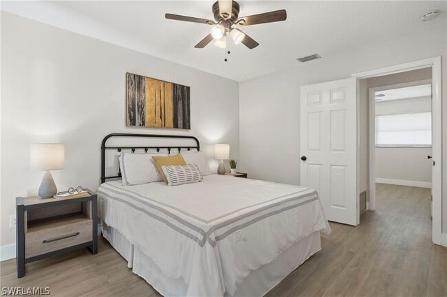 Building Photo - 1334 Ellendale Cir