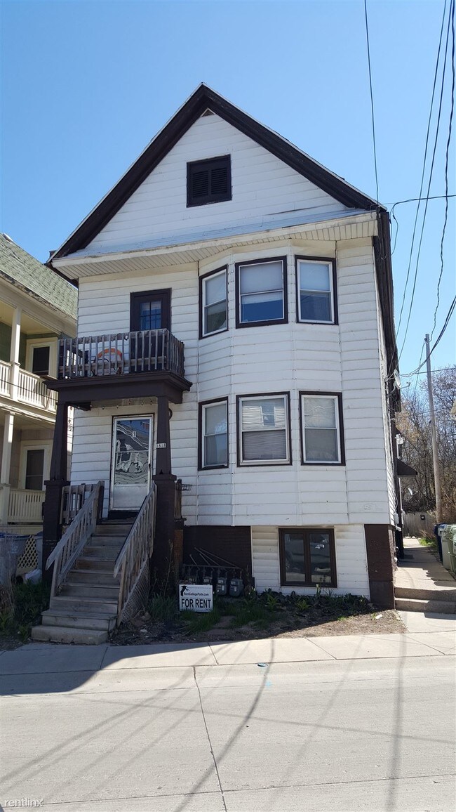 Foto del edificio - 2 br, 1 bath 4plex - 1818 N Pulaski St Unit 3