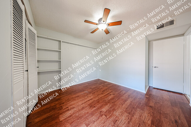 Foto del edificio - 1480 W Mohawk Ln