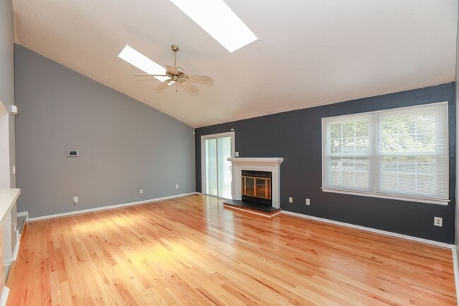 Building Photo - Amazing 2-bedroom home rental in Virginia ...