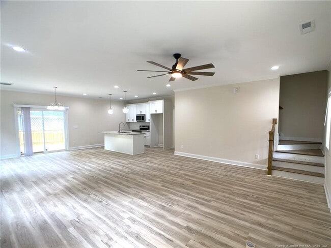 Building Photo - 2421 Colgate Dr