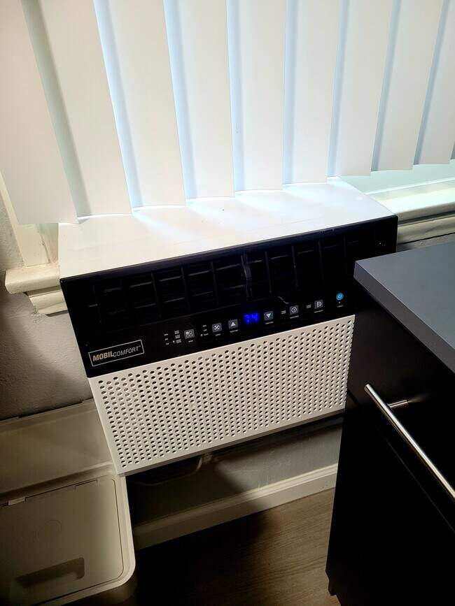 Nueva unidad de aire acondicionado - 2315 W Victory Blvd