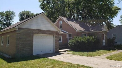 Building Photo - 2111 W 14 Mile Rd