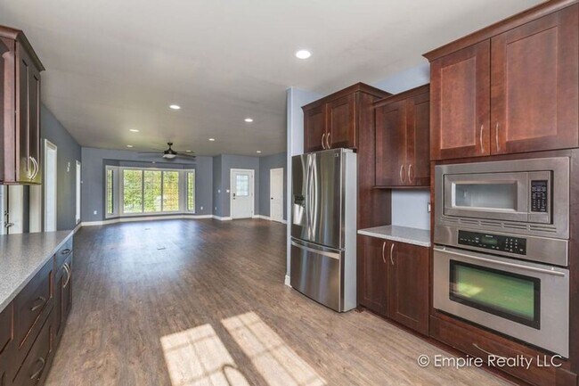 Building Photo - 3 Bed 2 Bath Single Family Home in North P...