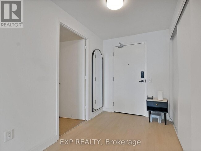 Photo du bâtiment - 3900 Confederation Pkwy