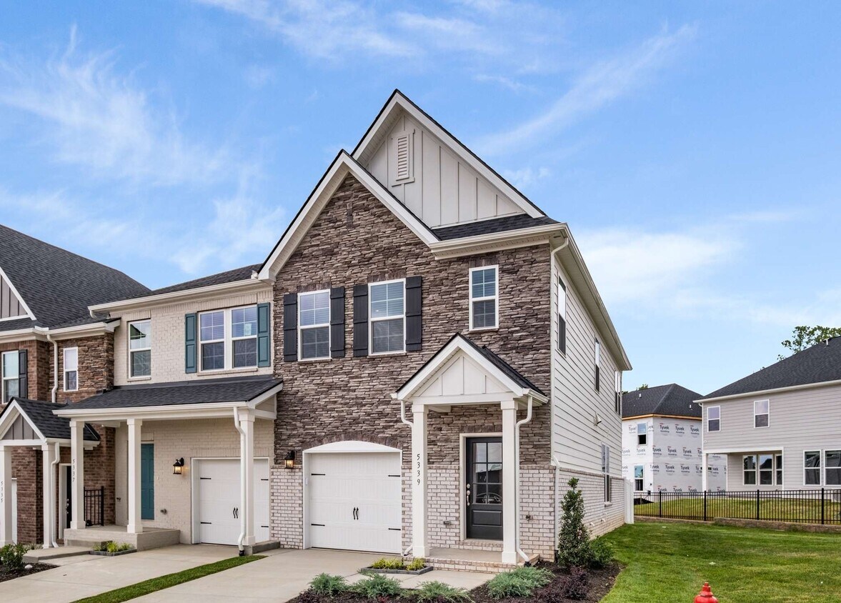 Foto principal - 5339 Bellflower Hls