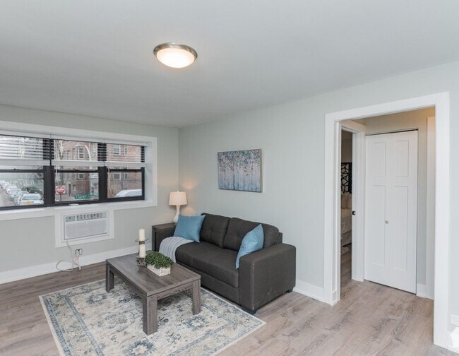 Foto del edificio - 530 W Surf St