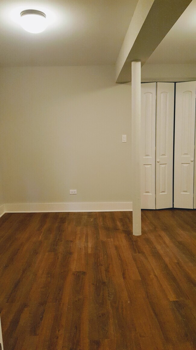 Foto del edificio - 1473 W Catalpa Ave