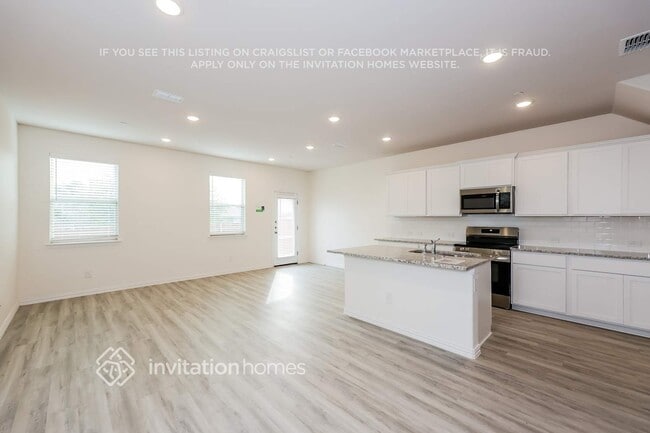 Building Photo - 6431 Blue Trl