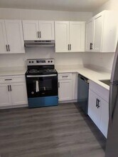 Building Photo - 2690 Somerset Dr