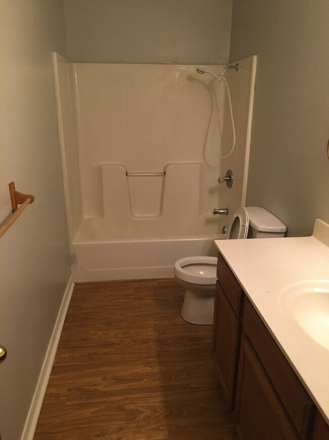 Photo - WALKING DISTANCE TO U OF A! STUDENTS WELCO... House