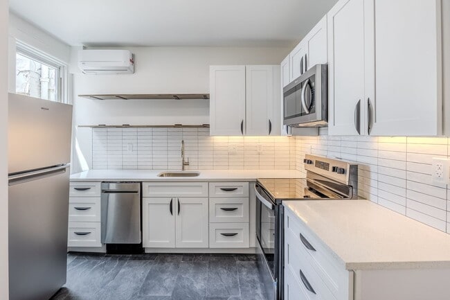 Building Photo - 823 W 36th Street