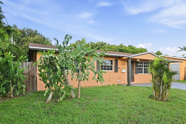 Foto del edificio - 3835 Holiday Rd