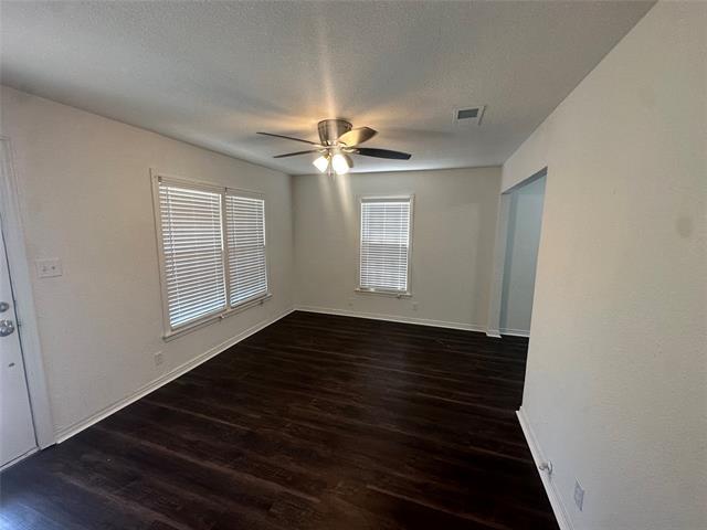 Foto del edificio - 5836 Houghton Ave