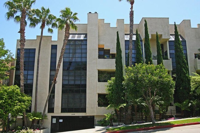 Foto del edificio - 11636 Montana Ave