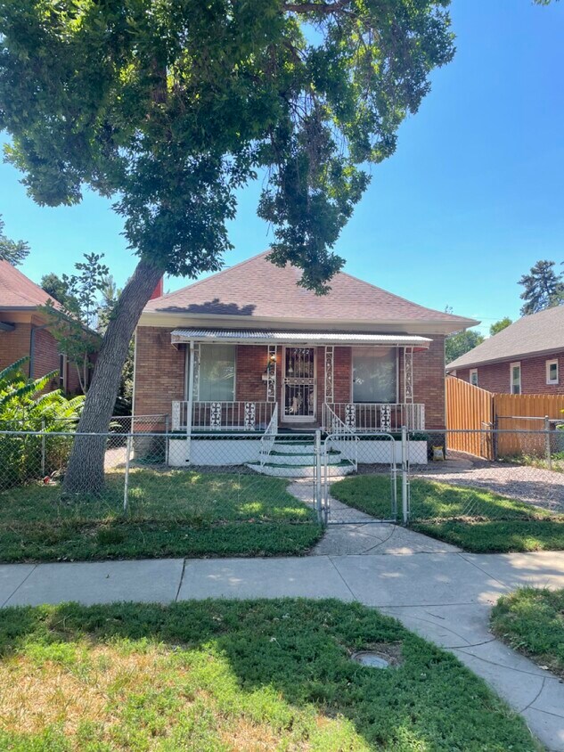 Primary Photo - 2742 W Denver Plz