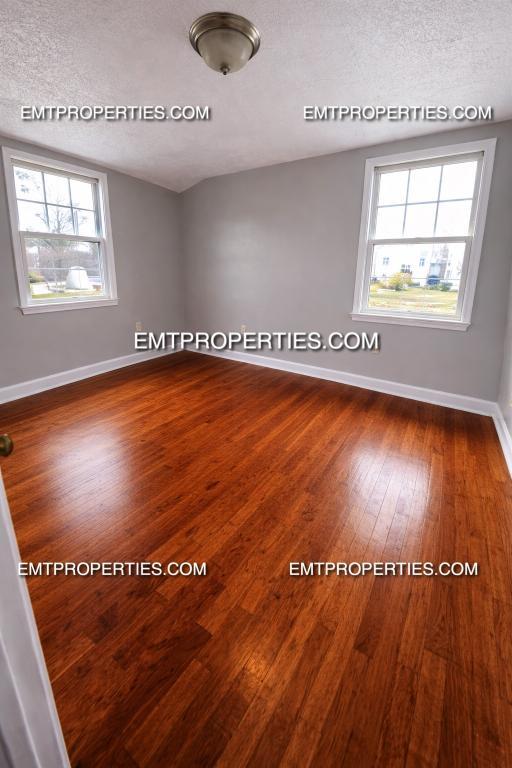 Building Photo - 2328 Homewood Dr