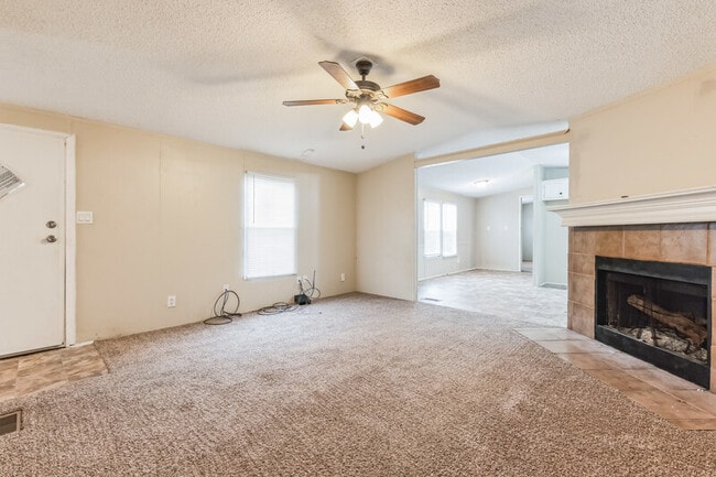 Building Photo - 4940 Peachtree Cir