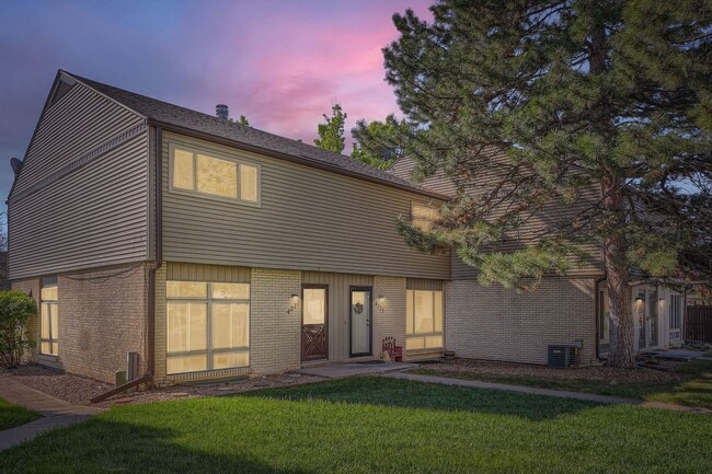 Charming 2BR Townhome in Littleton with Cl... - Charming 2BR Townhome in Littleton with Cl...