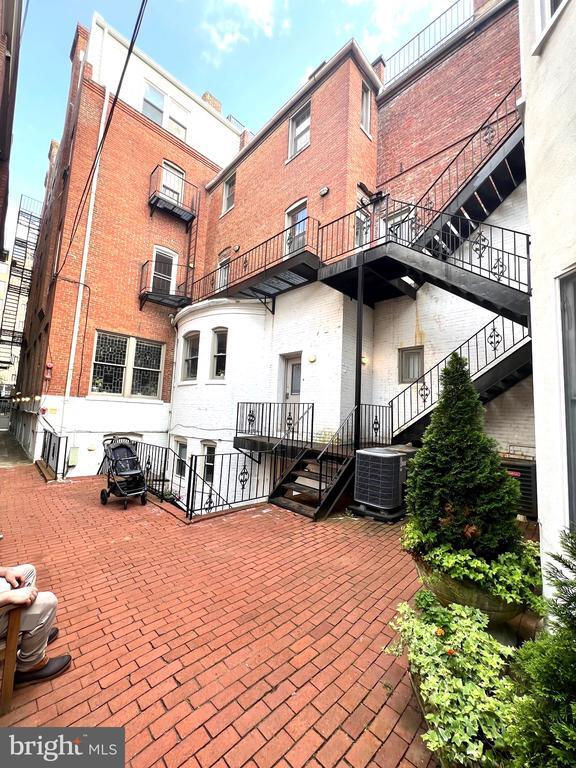 Foto del edificio - 1730 New Hampshire Ave NW