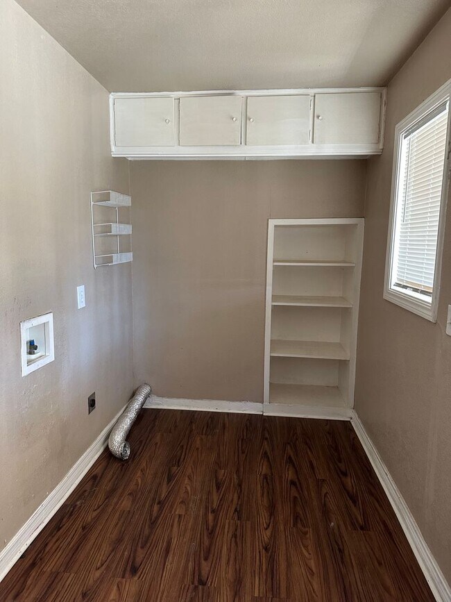 Foto del edificio - 2 Bedroom, 2 Bathroom, 2 Car Garage, Good Size Yard In Wolflin!! Text to Schedule Showing 806-340...