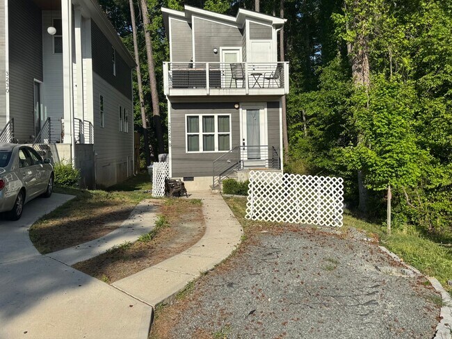 Building Photo - Tastefully Built Modern Durham Home